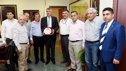 1 Mayıs Tertip Komitesi’nden Karalar’a Teşekkür Plaketi
