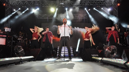 Gökhan Özen’den Torbalı’da 19 Mayıs Konseri