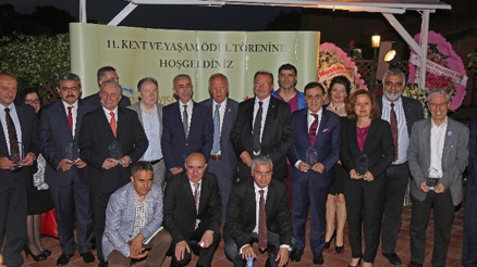 11. Kent Ve Yaşam Ödüllerinde Yerel Yönetim Ödülü Büyükşehir Belediyesi’ne Verildi