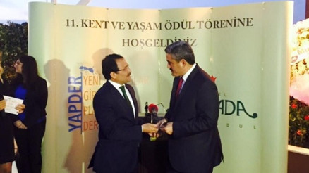 Başkan Alıcık’a Bir Ödül De “Kent Ve Yaşam”dan