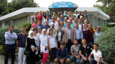 Ünlü Gazeteciler Siyaset Akademisi’nde Gündemi Değerlendirdi