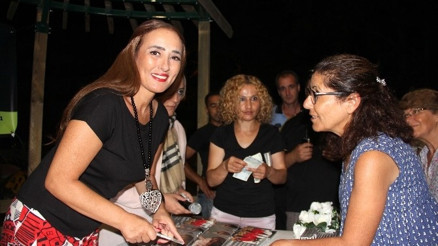 Hüner Coşkuner’den Çiftlikköy’de İmza Gecesi