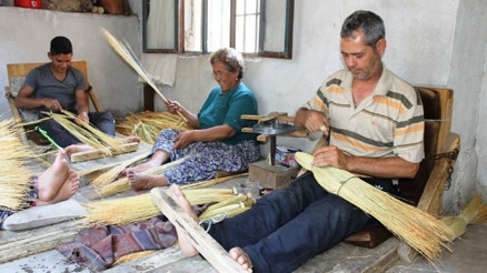 Ot Süpürgesi Üreticileri Teknolojiye Direniyor
