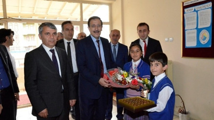 Palandöken Belediyesin’den 5 Bin 600 Öğrenciye Eğitim Desteği