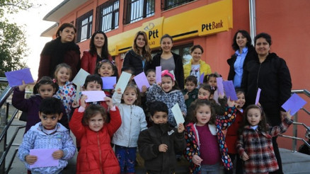 Papatyaların Kartpostal Heyecanı