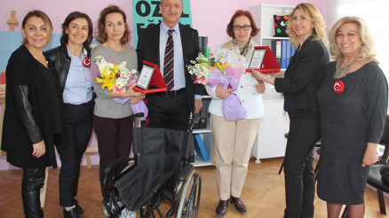 Rehabilitasyon merkezlerine tekerlekli sandalye hediye edildi