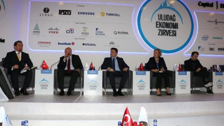 (Fotoğraflı Bülten Dağıtımı) Uludağ Ekonomi Zirvesinde teknoloji ve trendler tartışıldı