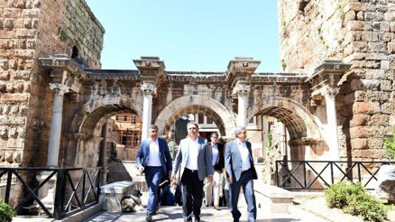 Kaleiçi trafiğe kapatılsın çağrısı