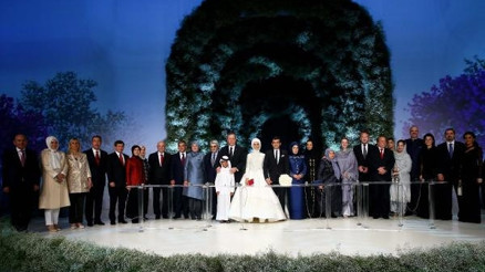 Orgeneral Akar ve komuta heyeti nikah törenine katılarak insani görevlerini yerine getirmiştir