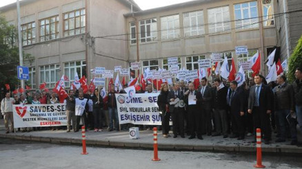 TSKda çalışan sivil memurlar bordrolarını yaktı