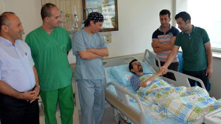 Karın ağrısıyla hastaneye gitti, böbreğinden 3 kilo tümör çıktı