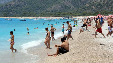 Fethiye plajlarında bayram hareketliliği
