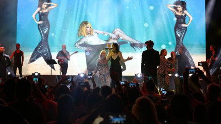 Hande Yener coşturdu