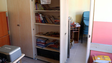 Dershane kitaplığının arkasında gizli oda bulundu