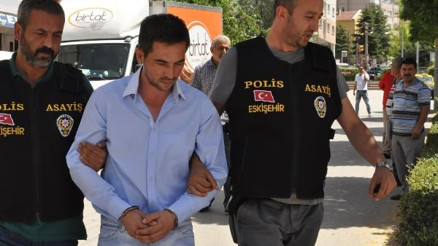 Tubayı bıçakla yaralayan eski sevgilisi müebbetle yargılanıyor