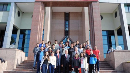 BAUNun şampiyonlarına rektörden ödül