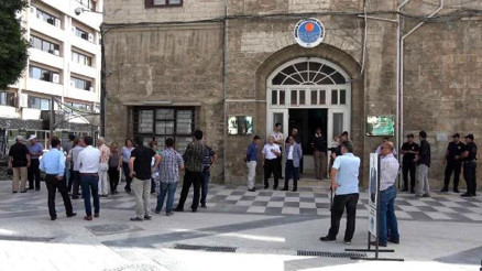 Mersin Büyükşehirde ihraç depremi