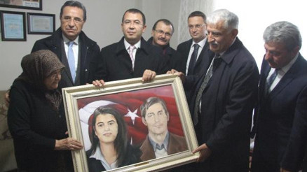 Bismilde şehit edilen Şarköylü öğretmen mezarı başında anıldı