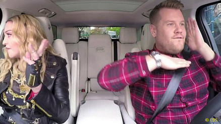 Madonna, Michael Jacksonla öpüştüğünü ima etti