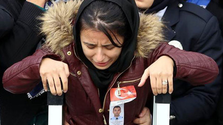 Şehidin eşinden yürek yakan feryat