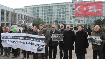 İBB önünde Dekovil Projesi eylemi