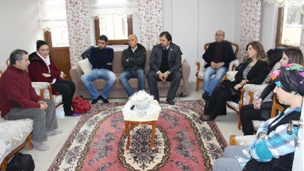 Evinin önünde öldürülen Tuğçe’nin ailesine Bursa Barosu’ndan ziyaret