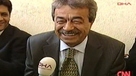 Kamer Genç kimdir