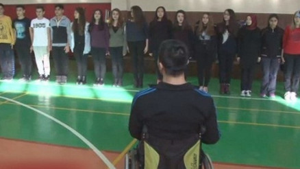 Engel tanımayan beden eğitimi öğretmeni