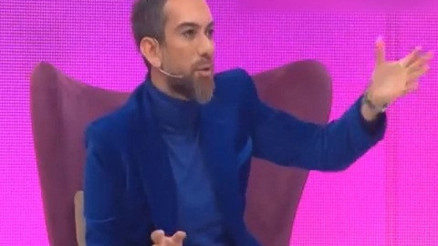 Hakan Akkayadan şoke eden dekolte isteği
