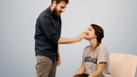 BirDirBir - Erkekler ilk kez makyaj yapıyor BirDirBir - Erkekler ilk kez makyaj yapıyor