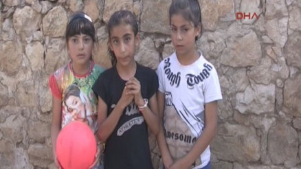 Derikte 3 kız, toplarının kaçtığı harabede 11 bin lira buldu