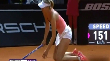 Maria Sharapova yere yapıştı