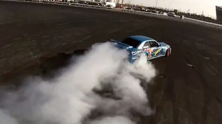 Drift pilotları tozu dumana kattı Drift pilotları tozu dumana kattı