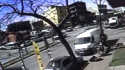 Kalaşnikoflu saldırı sonrası yaşananlar kamerada