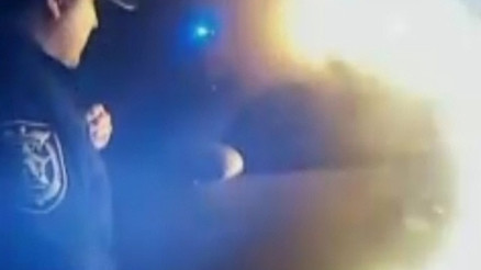 Alev alev yanan araçtan böyle kurtarıldı