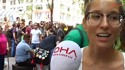 KARANFİLLİ EYLEME NEW YORKTAN ULUSLARARASI DESTEK: BİRAZCIK ÖZGÜRLÜK VERİN YETER