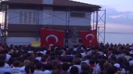 7 BİN KİŞİ ATATÜRK KÖŞKÜNE YÜRÜDÜ TAKSİM GEZİ PARKI OLAYLARI