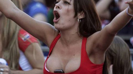 Dünya Kupasının bir numaralı güzeli Larissa Riquelme