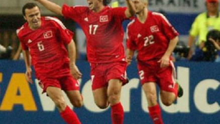 İlhan Mansızın unutulmaz altın golü (türkçe spiker) İlhan Mansızın unutulmaz altın golü (türkçe spiker)