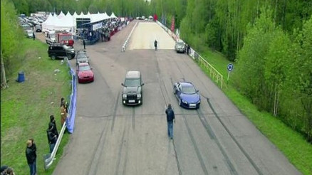 Audi R8 Jeep SRT-8’ Karşı