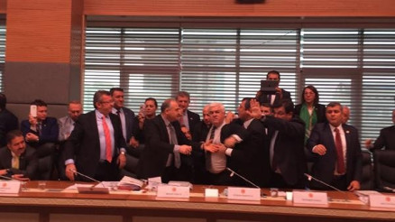 Başkomutanlık rötuşu