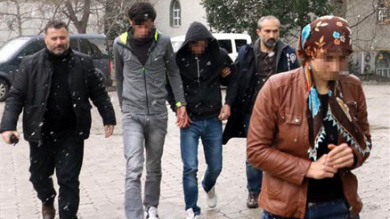 Arabada fantezi tuzağında flaş tahliyeler