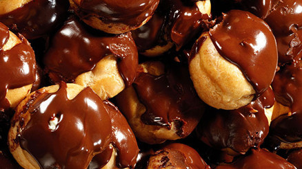 Ağzınızı tatlandıracak Beyoğlunun ünlü tatlıcıları