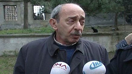 Usta oyuncu Ayberk Atilla yaşamını yitirdi