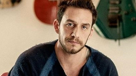 Sezen Aksu’nun oğlu sahnede