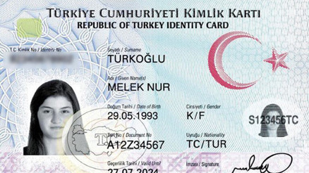 Yeni kimlik yoğunluğu mesai saatini uzattı