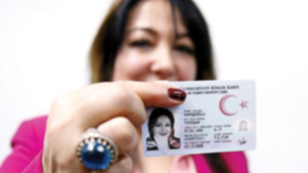 Yeni kimlikler yurt dışına şimdilik yok