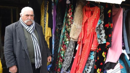 Yeşilçama 35 yıldır kostüm satıyor