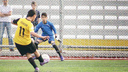 İstanbulda polisin silahından çıkan kurşunla ölen Ömer penaltı kahramanıydı