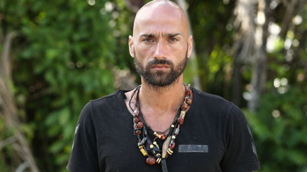 Survivor 2017 gönüllüler takımı yarışmacısı Anıl Karakurt kimdir Aslen nerelidir Kaç yaşındadır